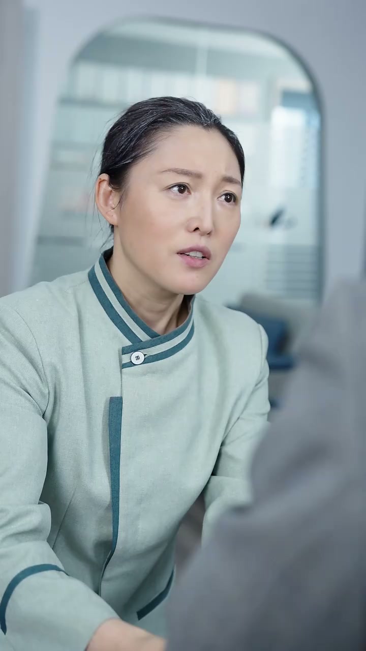 Episode 33 - Mom's Comeback, Son's Tears