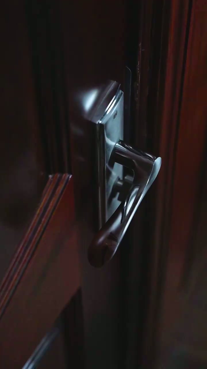 Folge 1 - Wiedergeburt aus den Flammen