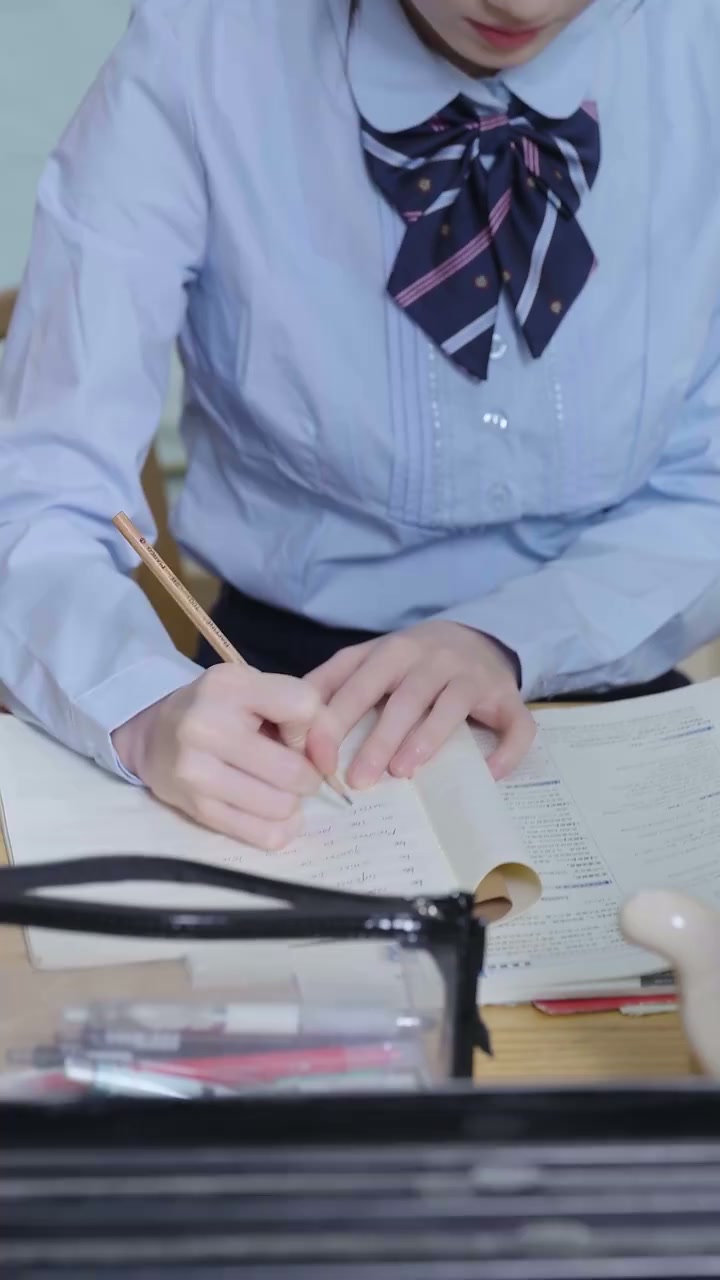 Folge 8 - Wiedergeburt aus den Flammen