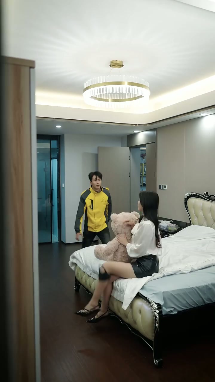 Episode 35 - The Rich Guy Killed His Streamer GF