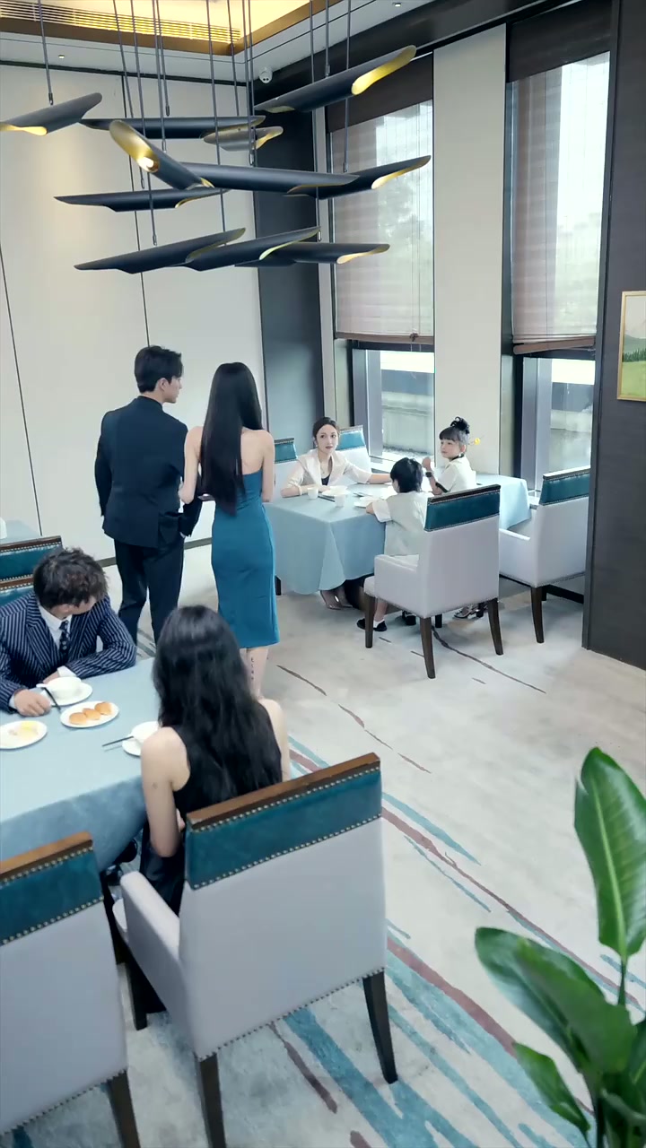 Episódio 18 - Pequenos Agentes em Ação, Papai Sob Cerco