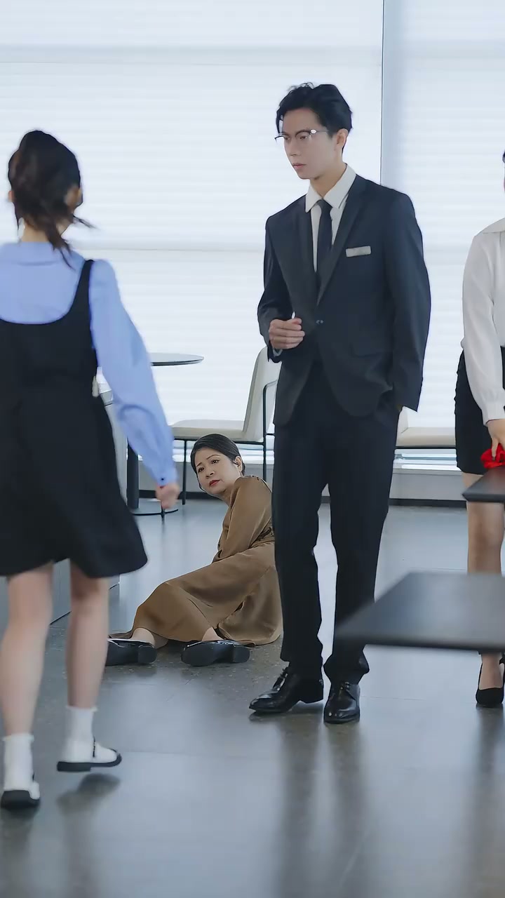 Episódio 9 - Atenção, a Senhora Guarda-costas chegou